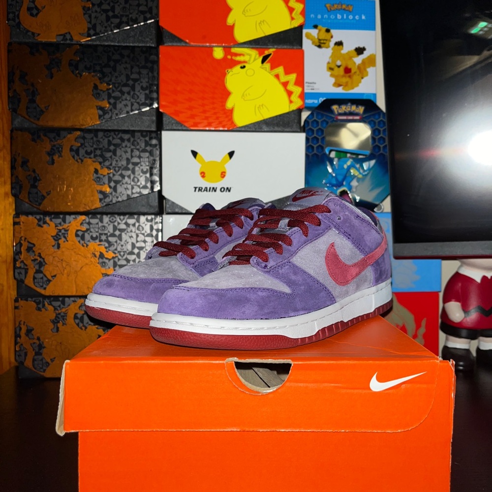Authentic Nike plum dunk lows worn once good condition